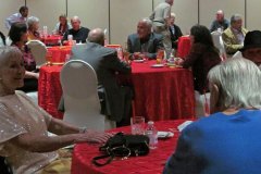 guestsatdinnertable